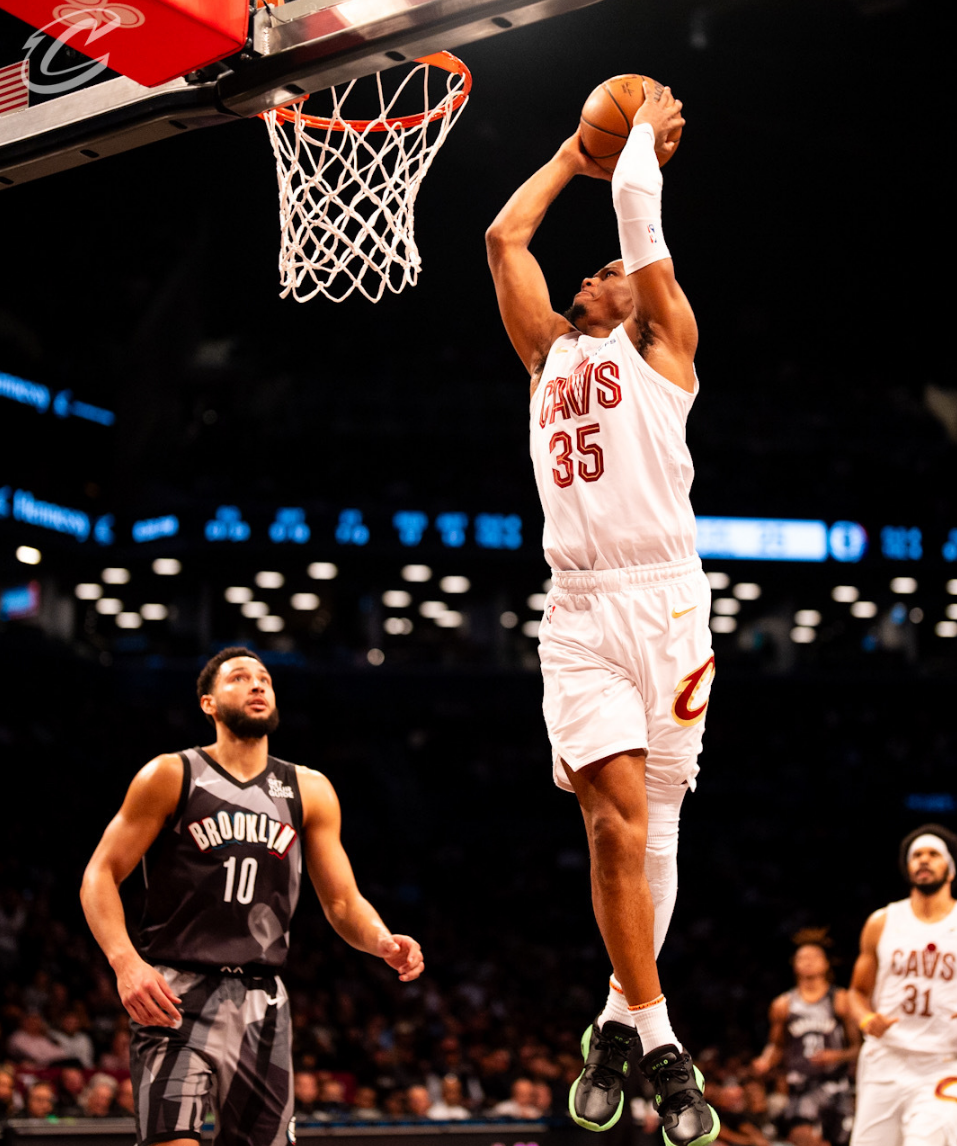 雷速体育官网-鹈鹕绝地反击篮网，布拉德利一己之力扛起全队