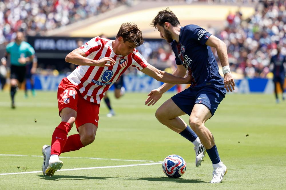 国际足球联赛中发生一场引人注目的对决 国际足球联赛中发生一场引人注目的对决