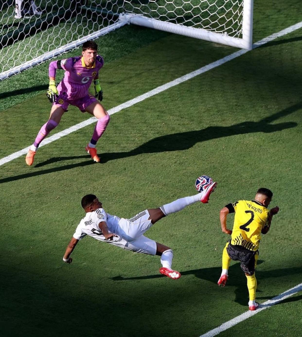 雷速体育直播官网-皇马险胜罗马，门迪点燃赛场