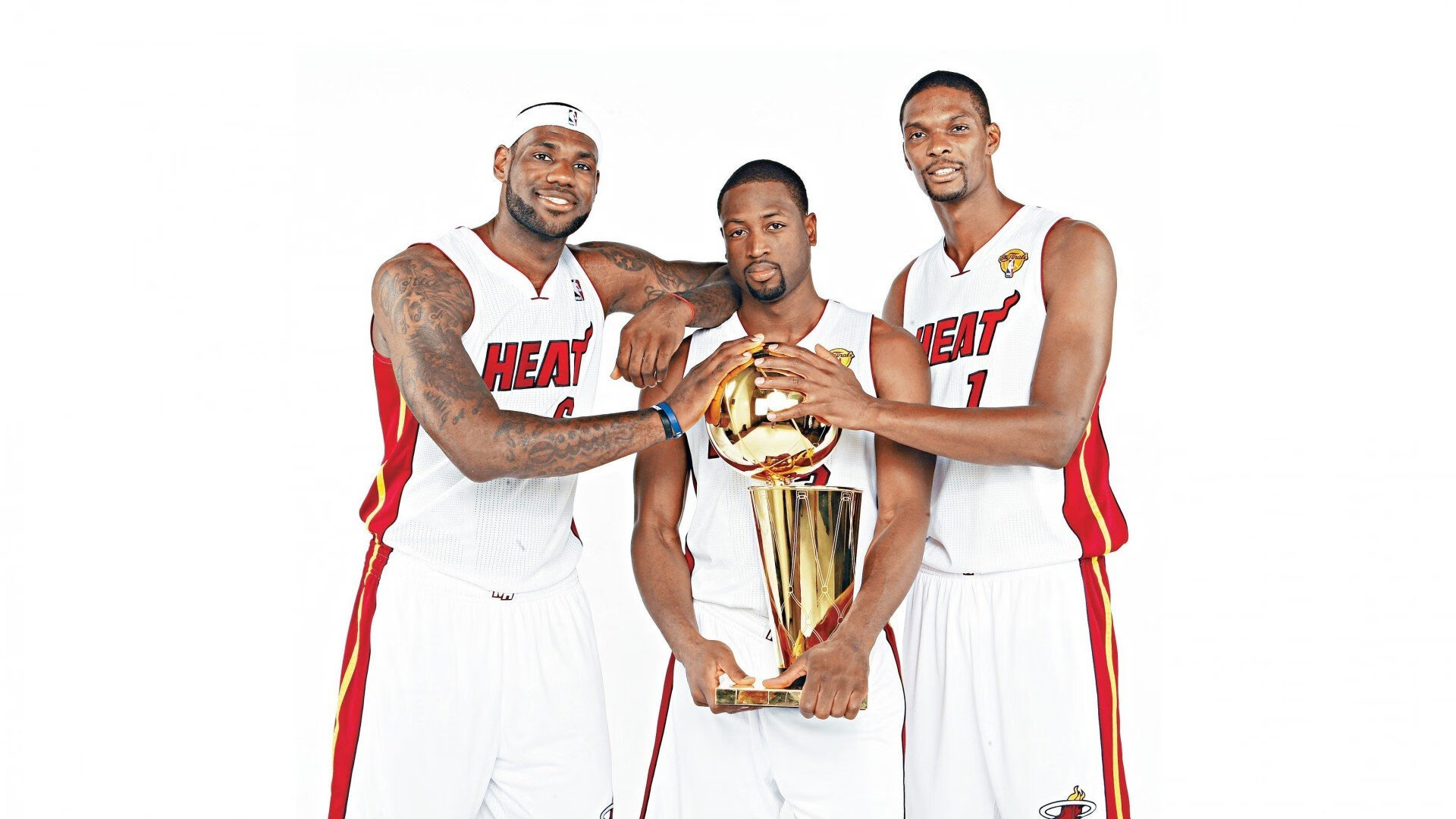 欧冠淘汰赛焦点战，新疆队鏖战热火