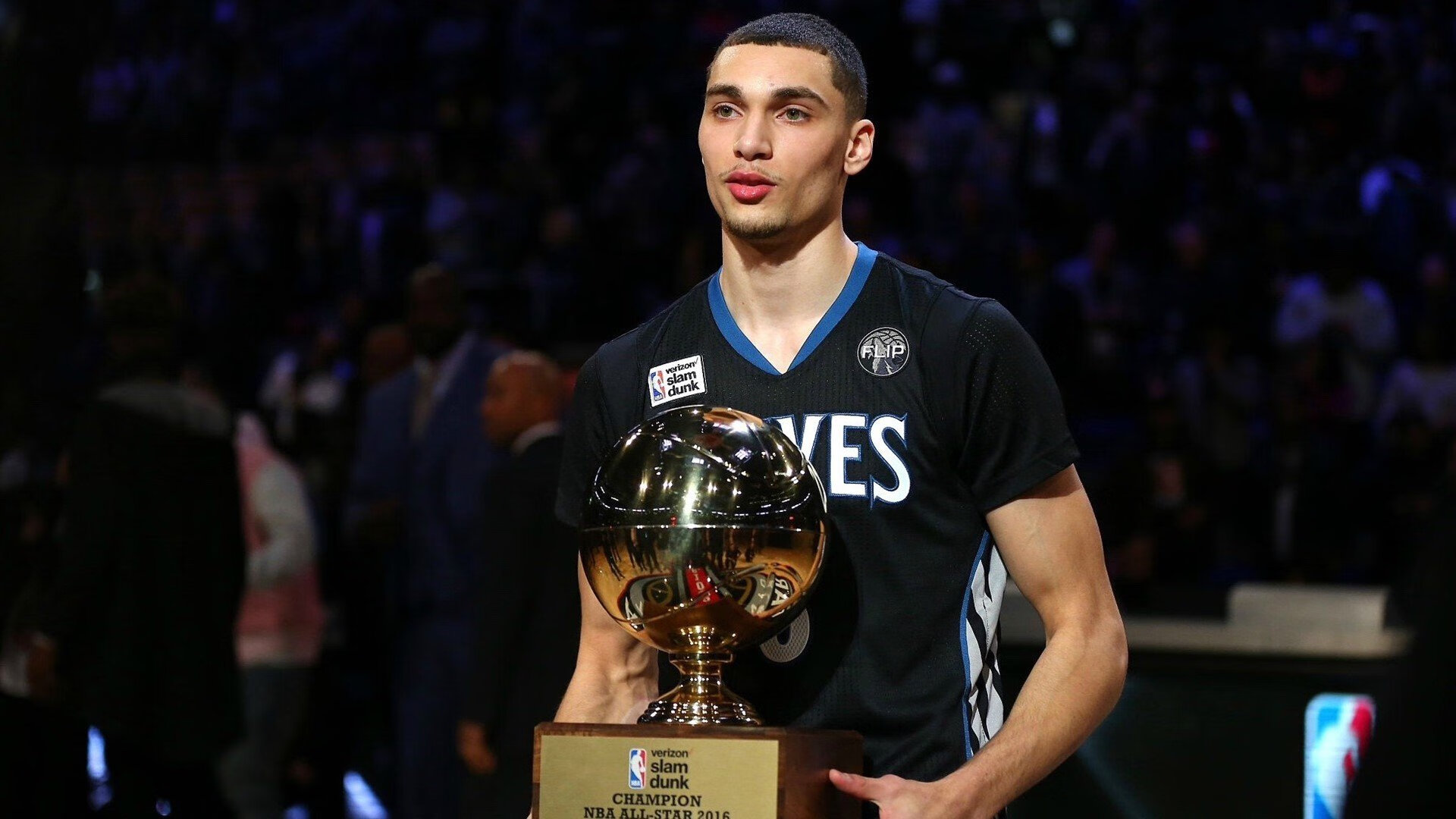 雷速体育官网-蛰伏与狂舞，贝恩关键节点连续得分，黄蜂险胜爵士的战术启示