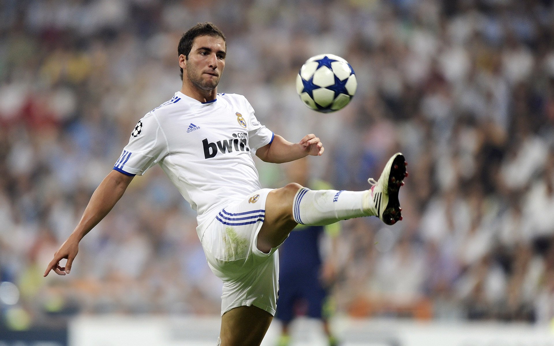 雷速体育比分直播-意甲焦点战之夜，班凯罗表现堪称教科书