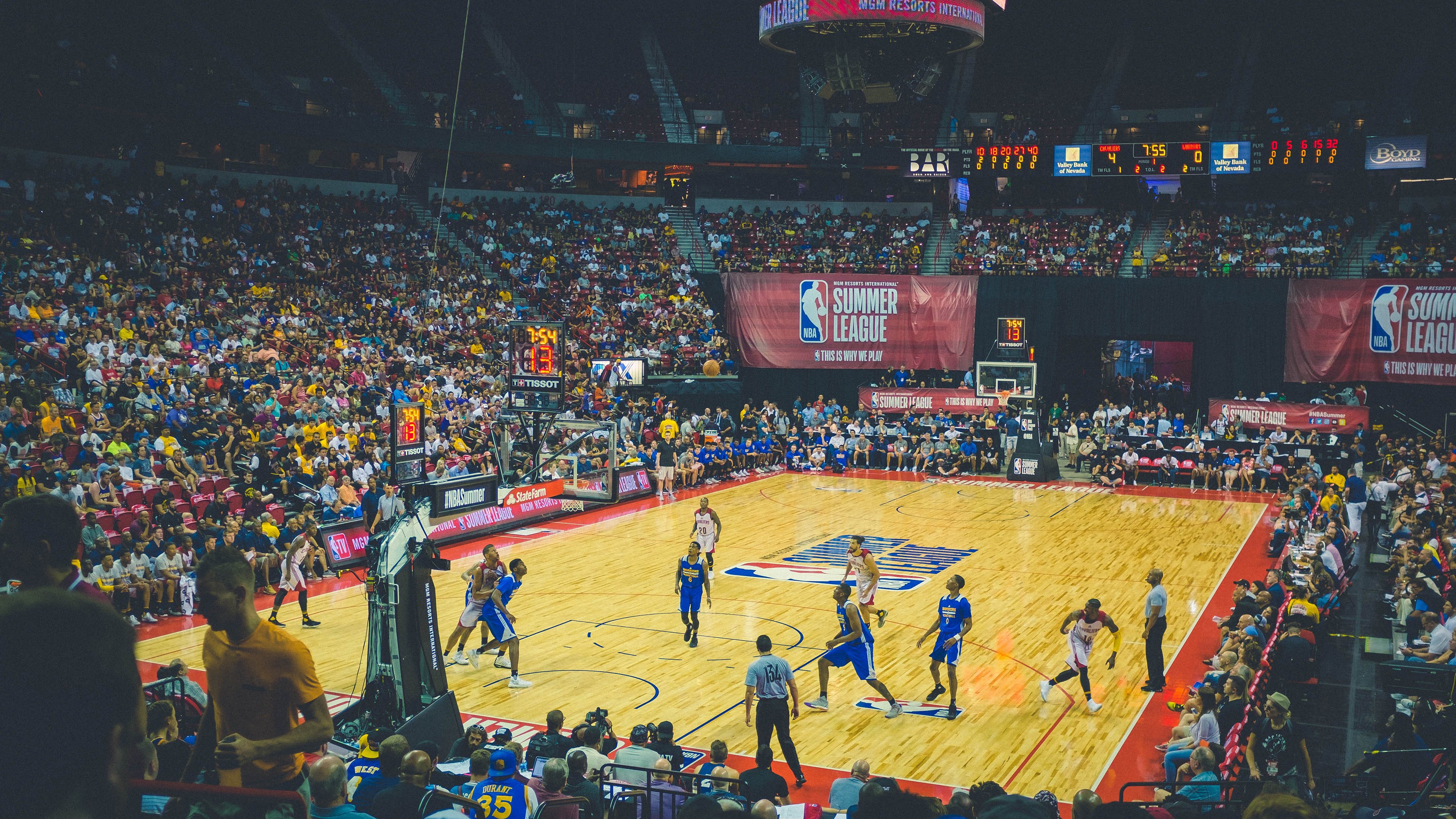 雷速体育比分直播-当北欧神话遇上巴尔干铁锤，伊布德甲封神夜与克罗地亚的北欧征服记